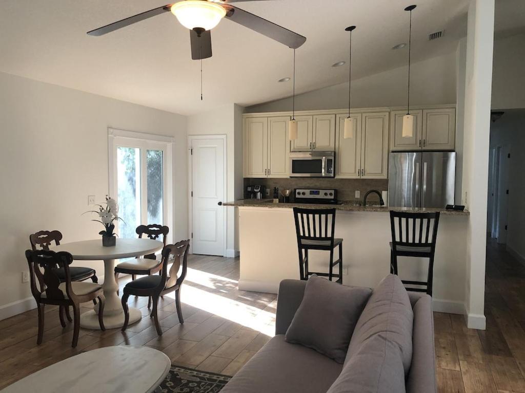 Modern, Upscale, And New Blue Bungalow In The Heart Of Downtown St Augustine Saint Augustine Eksteriør billede