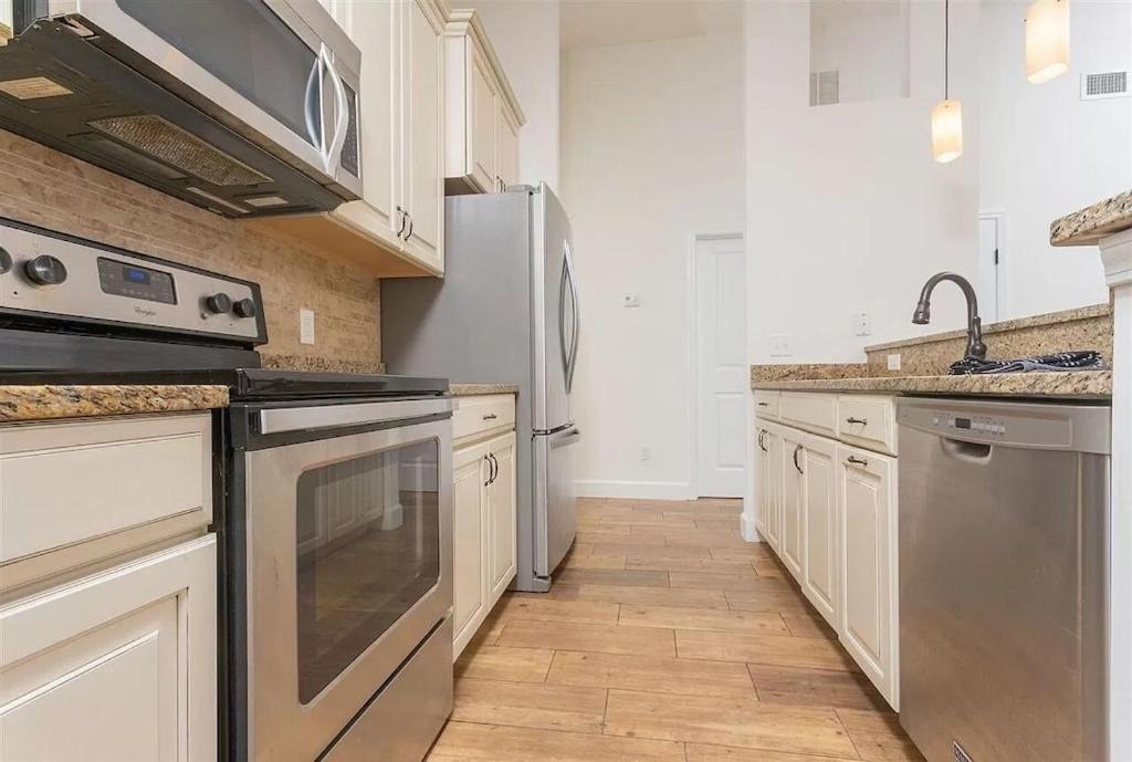 Modern, Upscale, And New Blue Bungalow In The Heart Of Downtown St Augustine Saint Augustine Eksteriør billede